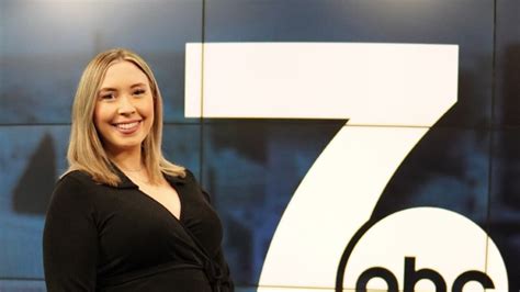 is hannah storm pregnant|7 News anchor/reporter Hannah Buehler announces twin pregnancy